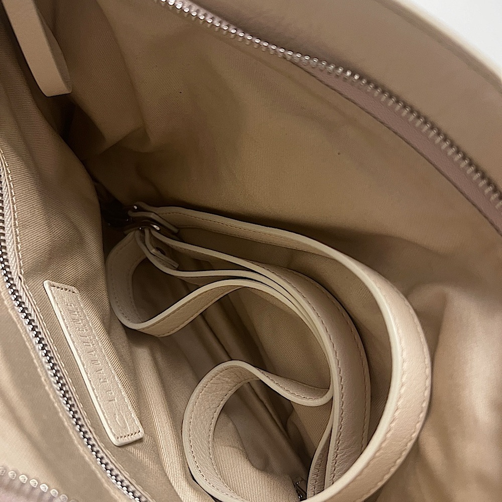 La CANADIENNE Quiet Luxury Cream Leather Handbag Crossbody Adjustable Strap - Picture 12 of 13